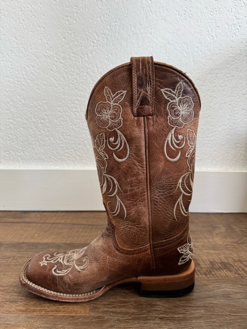 Shyanne Brown Western Embroidered Heeled Boots - Picture 8 of 12